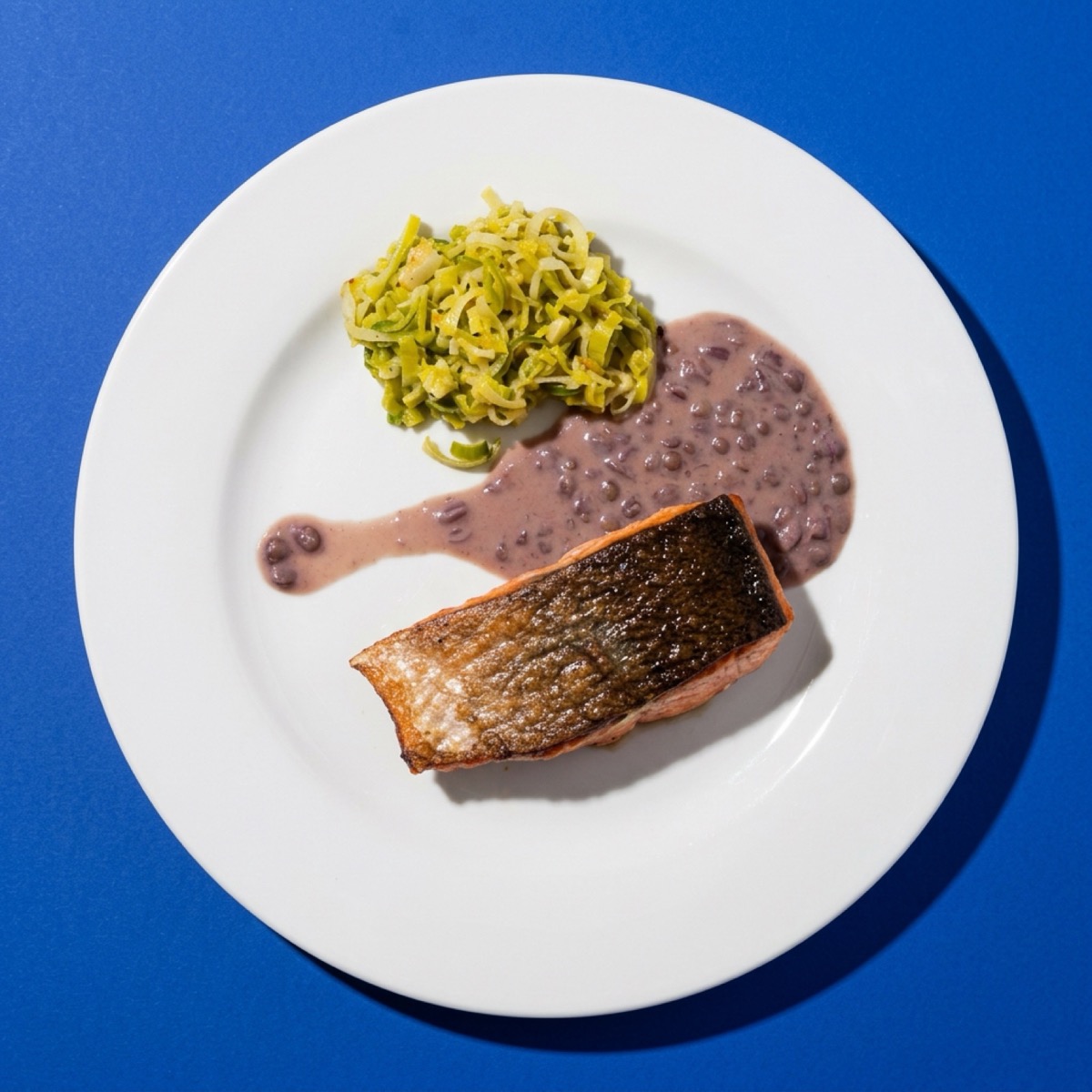 Salmon fillet with leeks and bean sauce